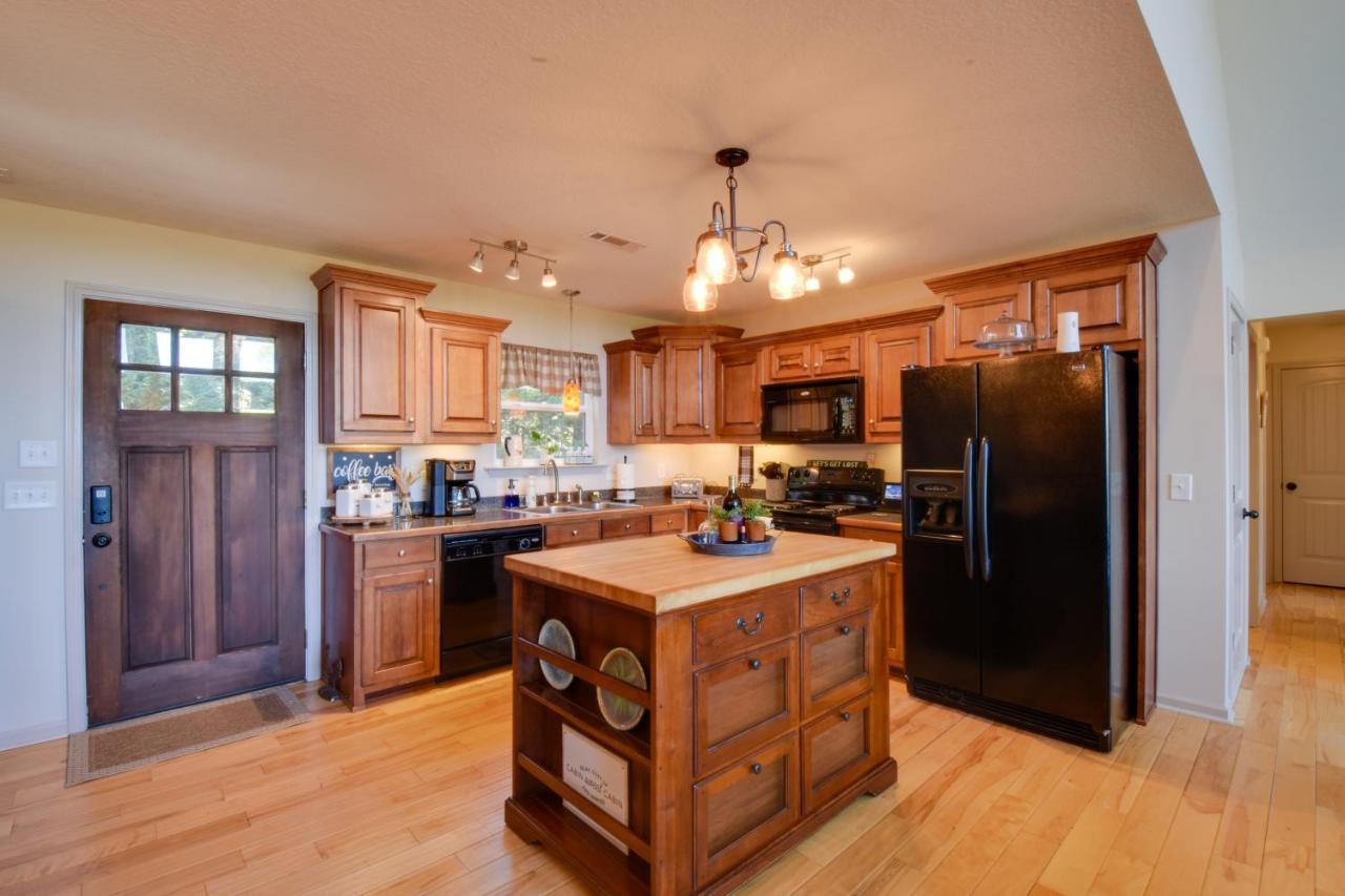 Lakemont Retreat Game Room, Hot Tub, And Mtn Views! Екстериор снимка